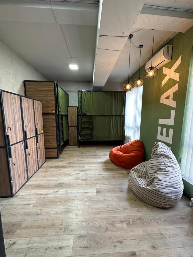 Izzzi Hostel بيشكيك المظهر الخارجي الصورة